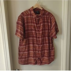 Sherpa Adventure gear burnt orange/red Aztec design button down mens sz XL